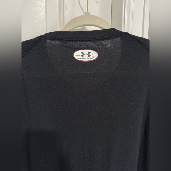 ⭐️SOLD⭐️ Men’s Under Armour T-Shirt - Picture 4 of 5